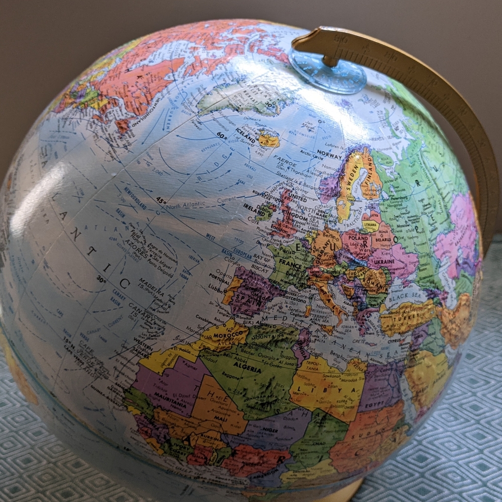 Replogle Vintage Style Globe of the World - Picture 3 of 12